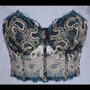 ROMWE Goth Snake Embroidery Crop Tube Top